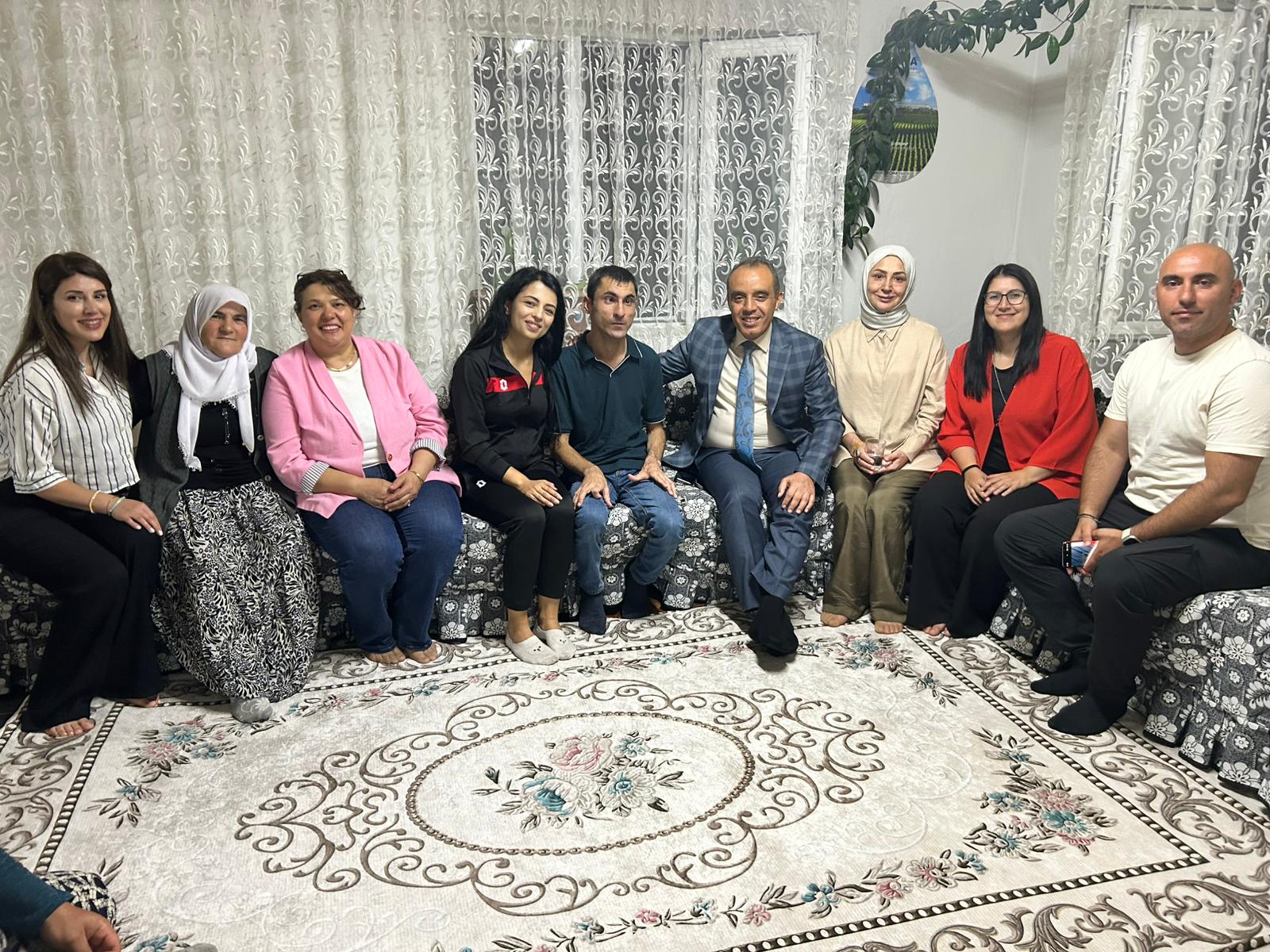 Özel Birey Fatih’in azmi ve Emniyet Müdürünün duyarlılığı yürekleri ısıttı!